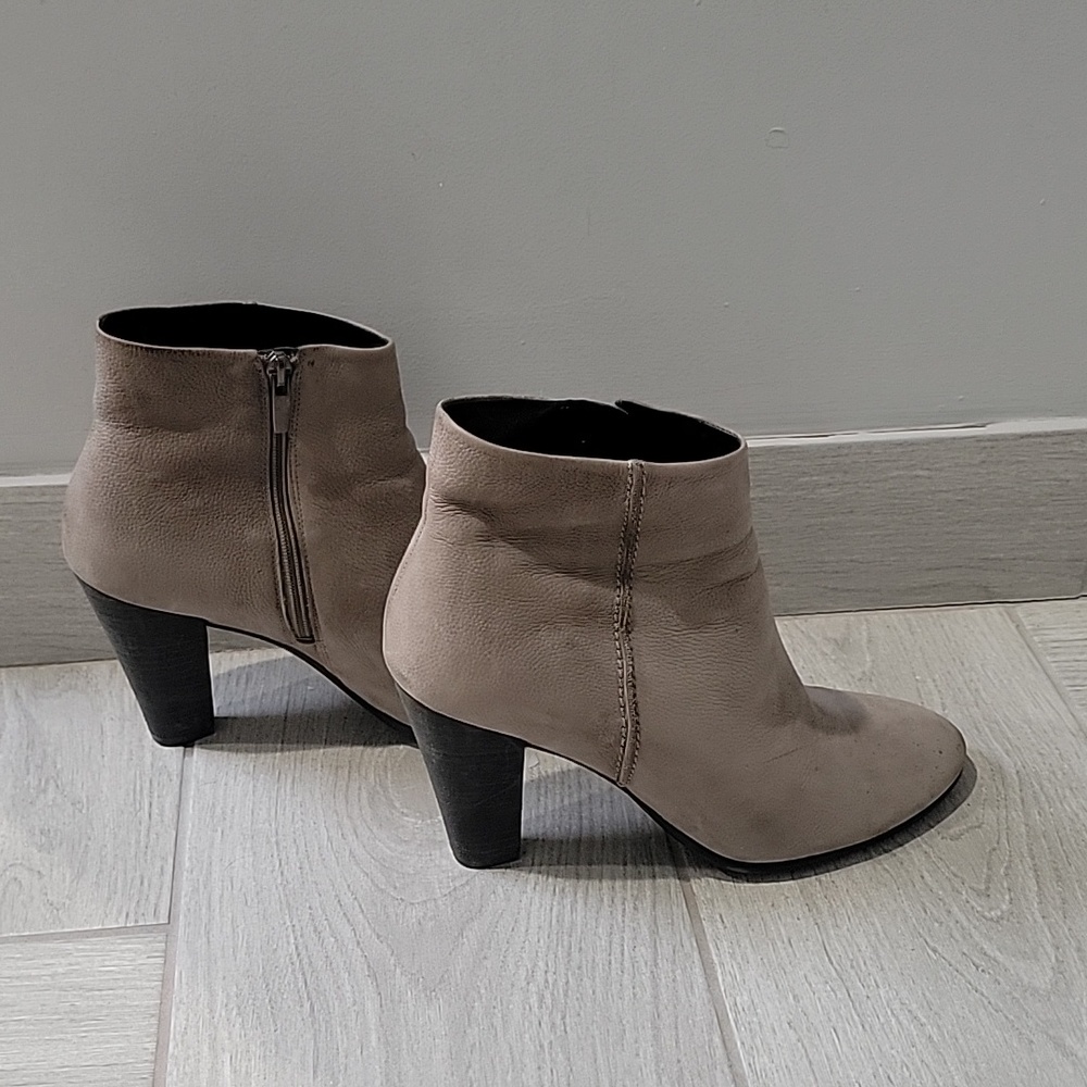 ECCO Leather Ankle Booties, Size US 10 / EUR 41 - Picture 2 of 5